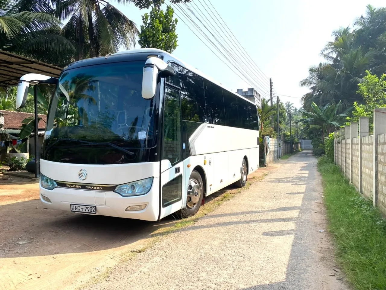 Private tour coach for Sri Lanka group transport