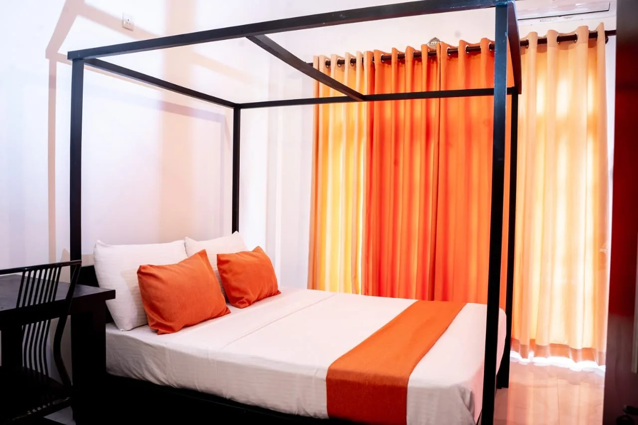 Air-conditioned double room in Udawalawe